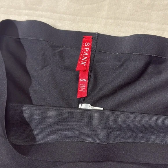 Spanx shapewear shorts - Picture 2 of 3